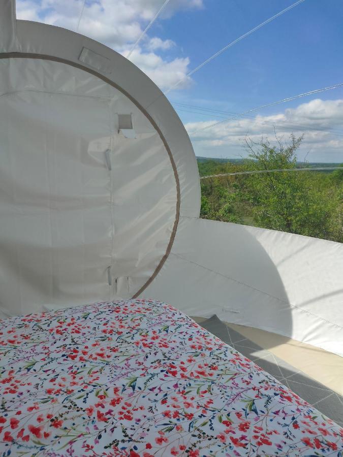 Hotel Cele Bulles Etoilees Brengues Exterior foto