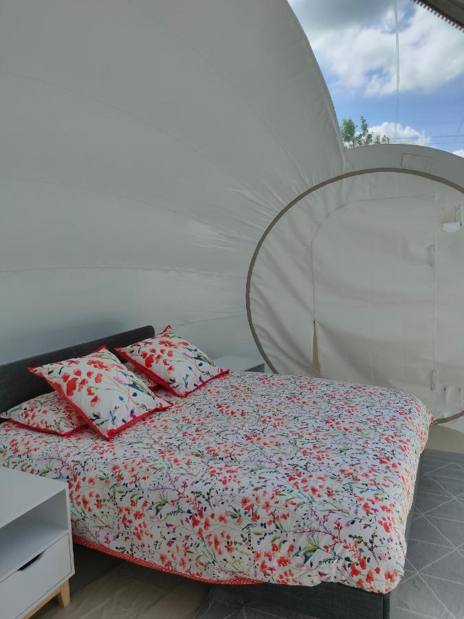 Hotel Cele Bulles Etoilees Brengues Exterior foto